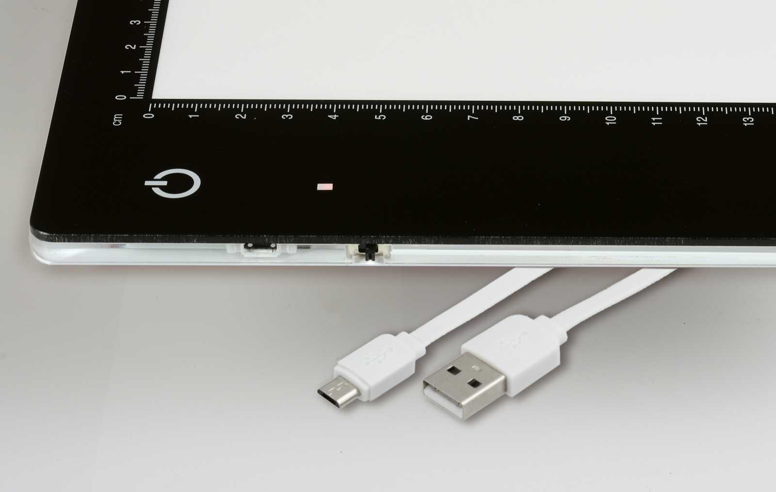 Panneau LED 43 x 31 cm rétroélairé pour négatifs et diapositives